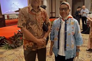 FOTO BERSAMA IBU FARAH RATNADEWI INDRIANI